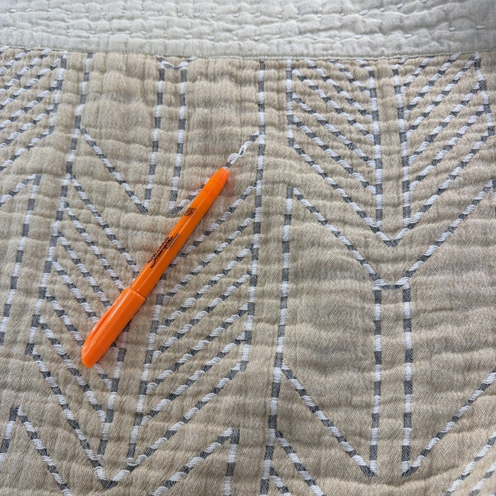 West Elm ORGANIC Cotton & Linen Arrow Blanket F/Q Reversible Grey Beige Quilt - Picture 8 of 10